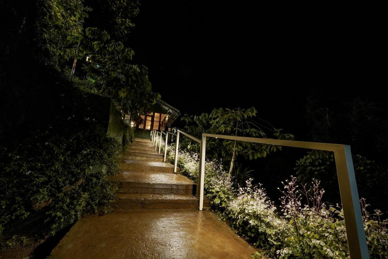 Iron Bridge Cove Villa Meppadi ภายนอก รูปภาพ