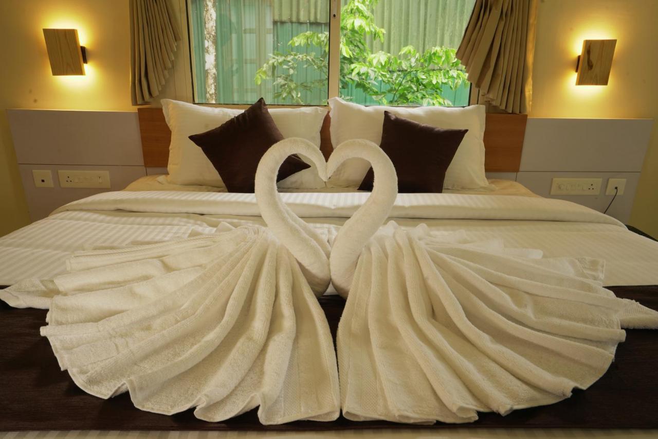 Iron Bridge Cove Villa Meppadi ภายนอก รูปภาพ