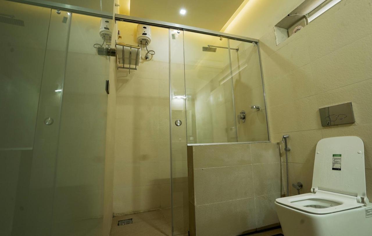 Iron Bridge Cove Villa Meppadi ภายนอก รูปภาพ