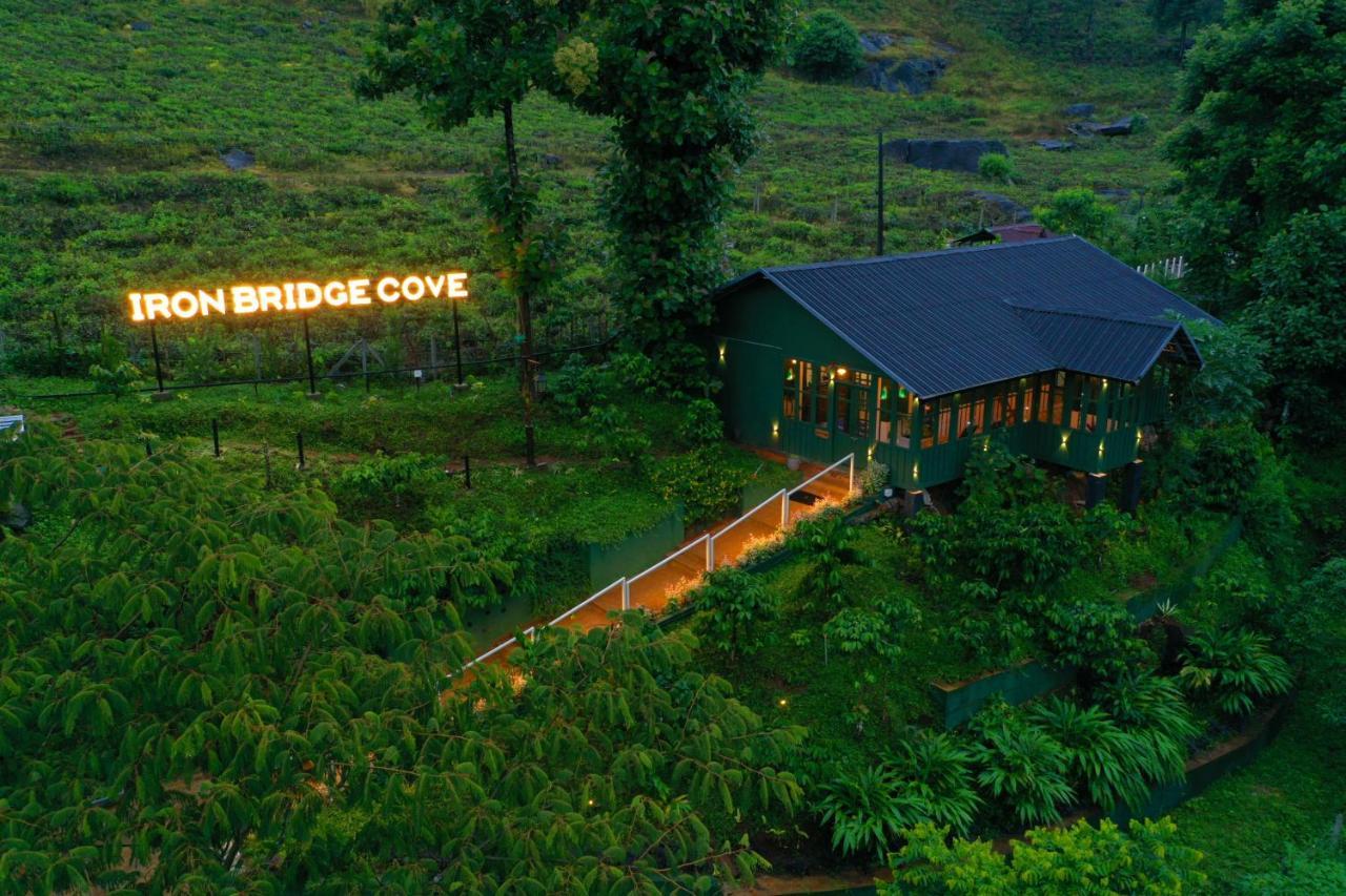 Iron Bridge Cove Villa Meppadi ภายนอก รูปภาพ
